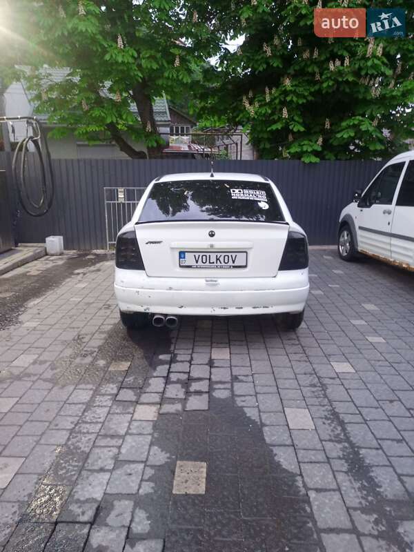 Хетчбек Opel Astra 2001 в Ужгороді