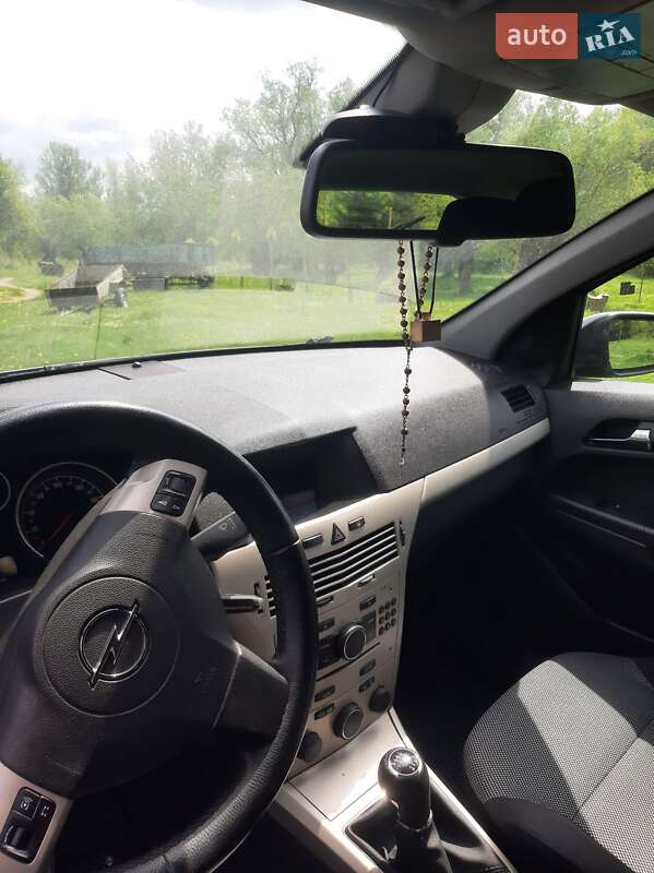 Универсал Opel Astra 2008 в Снятине