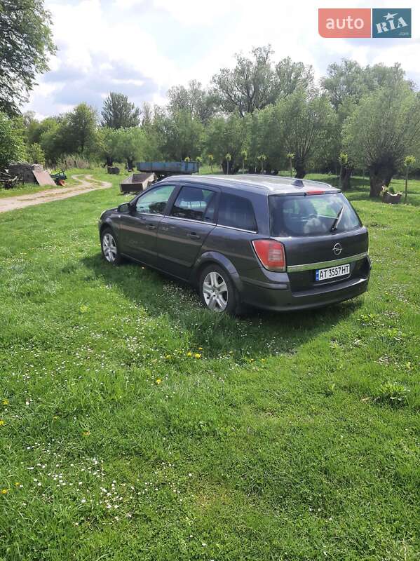 Универсал Opel Astra 2008 в Снятине