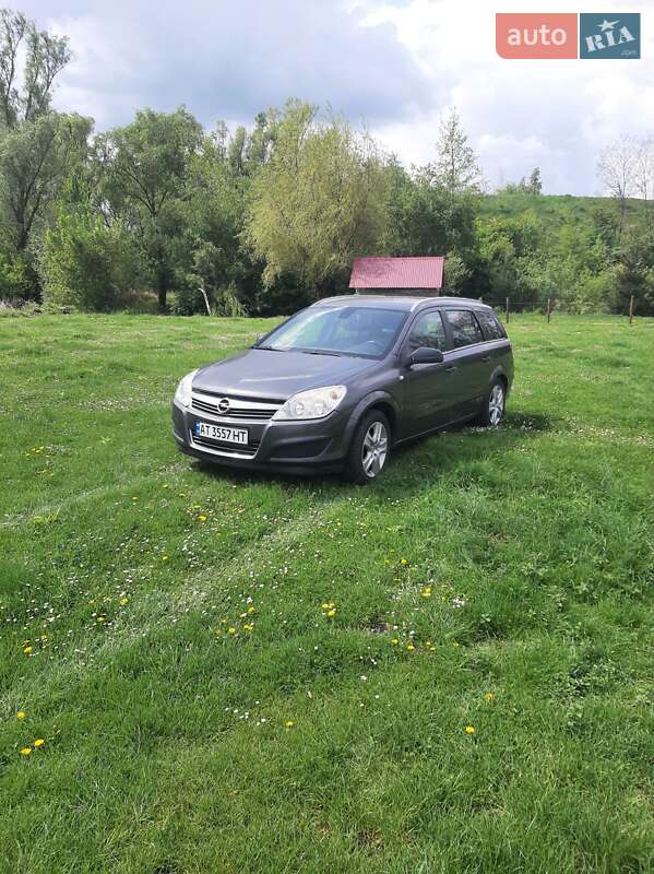 Универсал Opel Astra 2008 в Снятине