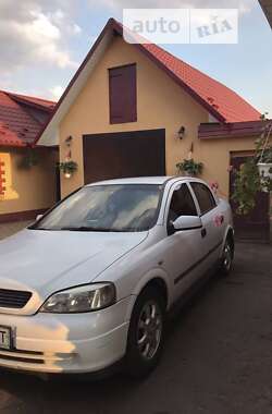 Седан Opel Astra 2000 в Сокале