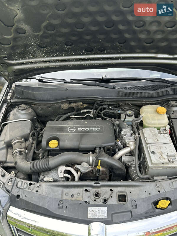 Универсал Opel Astra 2010 в Ковеле