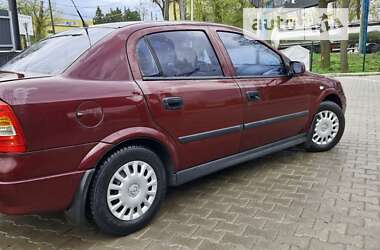 Седан Opel Astra 2003 в Городке