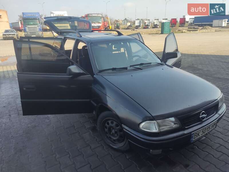 Універсал Opel Astra 1997 в Рівному