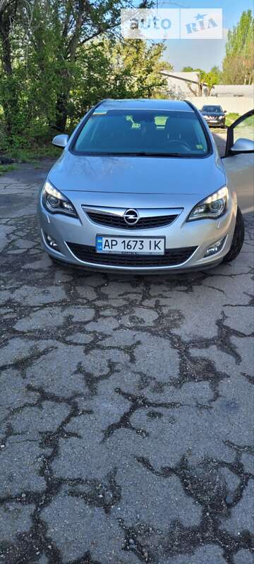 Opel Astra 2011
