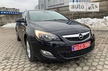 Универсал Opel Astra 2011 в Костополе