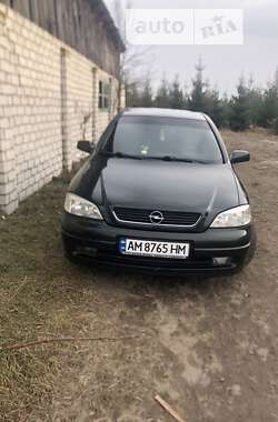 Седан Opel Astra 2004 в Попельне
