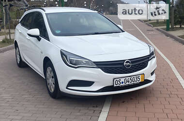 Універсал Opel Astra 2018 в Житомирі
