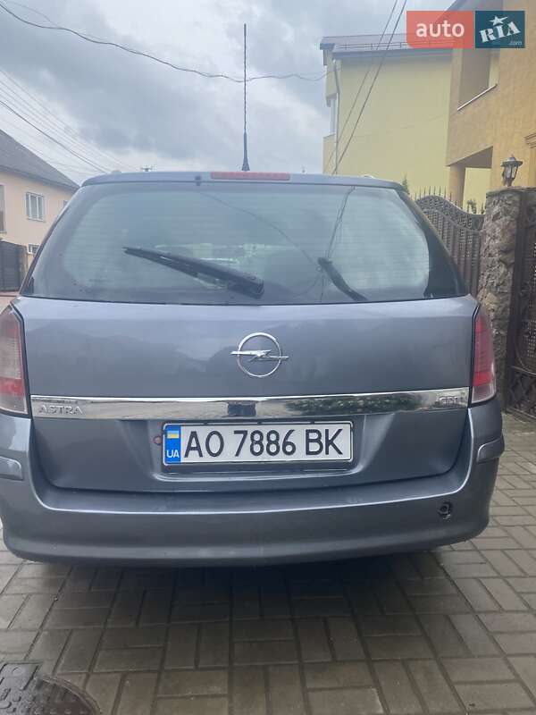 Универсал Opel Astra 2007 в Хусте