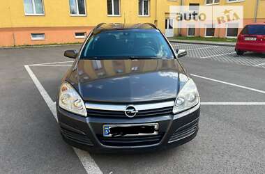 Універсал Opel Astra 2010 в Мукачевому