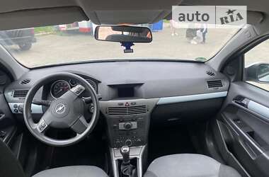 Универсал Opel Astra 2005 в Ровно