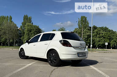 Хэтчбек Opel Astra 2012 в Запорожье