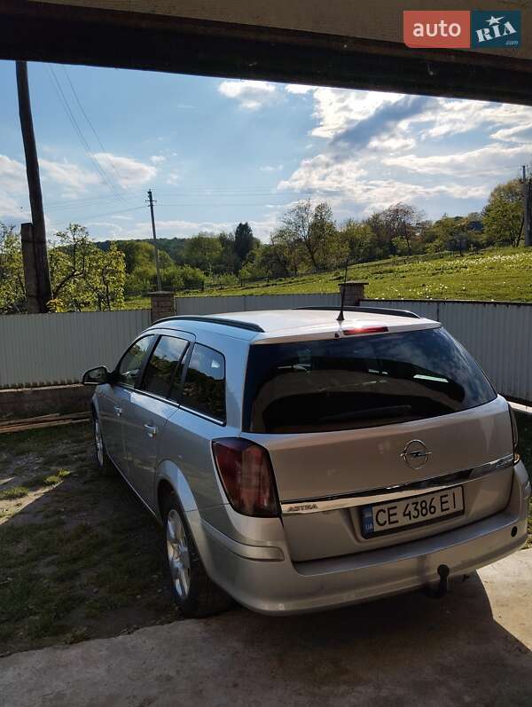 Универсал Opel Astra 2010 в Вижнице
