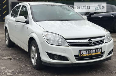 Хетчбек Opel Astra 2012 в Львові