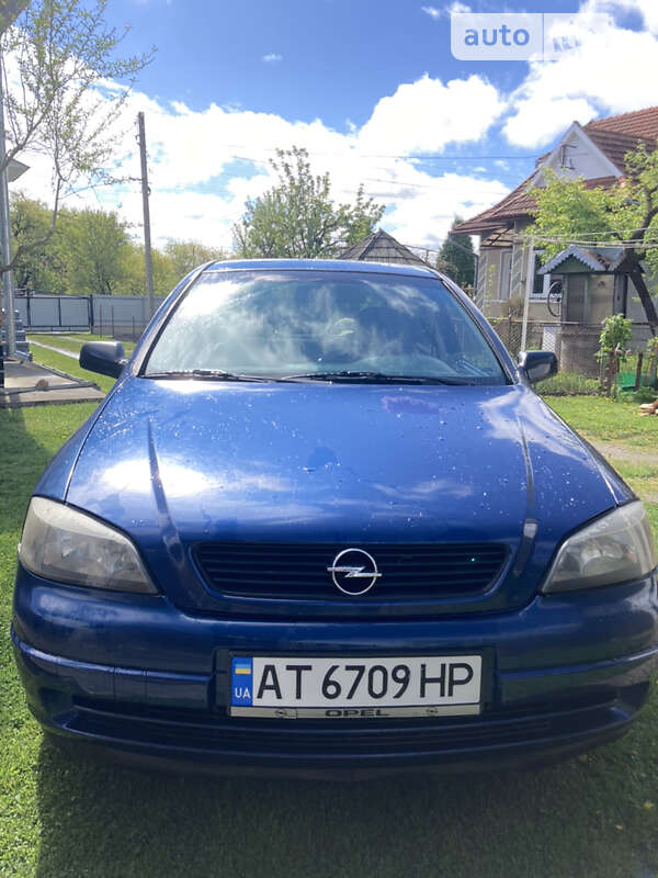 Седан Opel Astra 2005 в Коломые