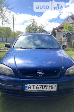 Седан Opel Astra 2005 в Коломые