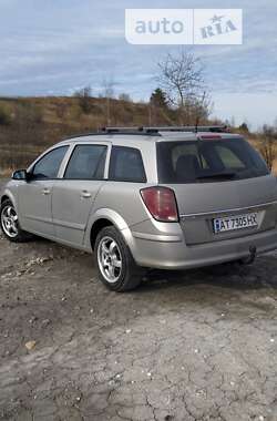 Универсал Opel Astra 2005 в Калуше