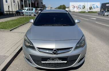 Універсал Opel Astra 2015 в Мукачевому