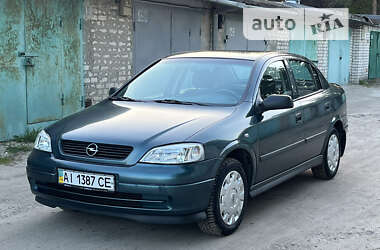 Седан Opel Astra 2004 в Киеве