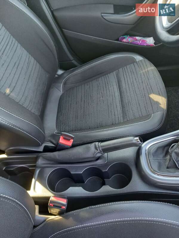 Універсал Opel Astra 2015 в Хмельницькому