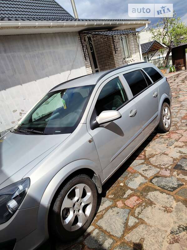 Універсал Opel Astra 2005 в Бершаді