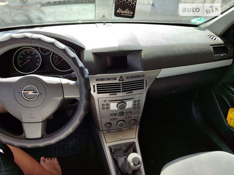 Універсал Opel Astra 2005 в Бершаді