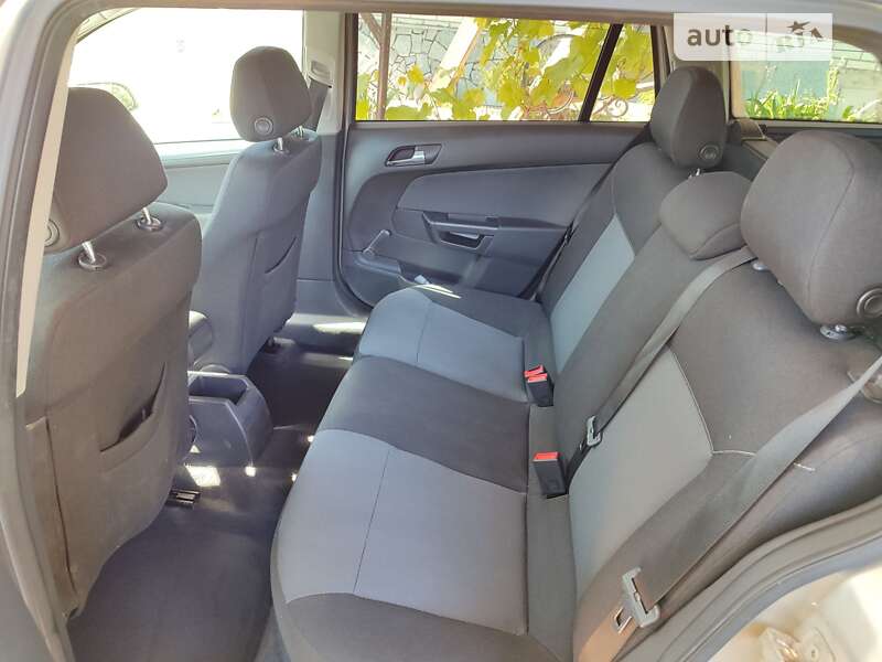 Універсал Opel Astra 2005 в Бершаді