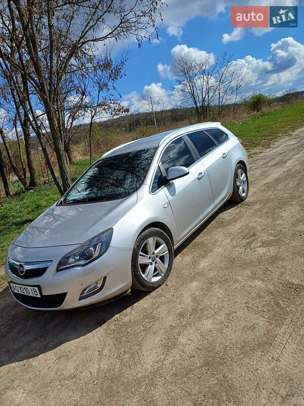 Opel Astra 2011