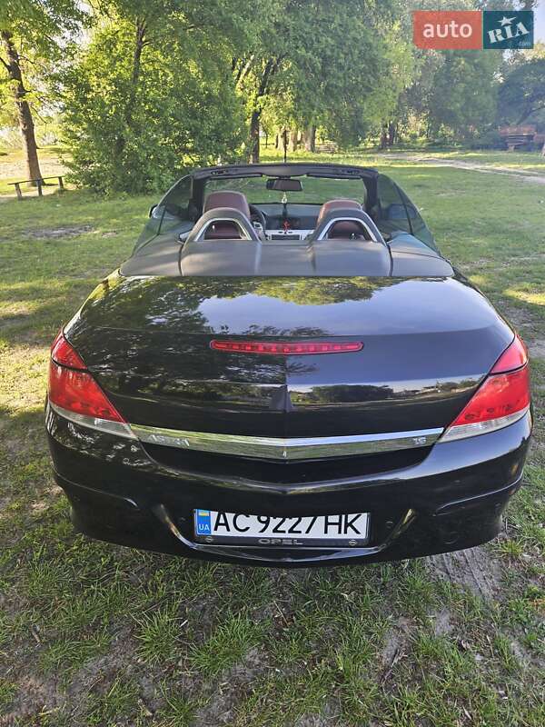 Кабриолет Opel Astra 2007 в Луцке