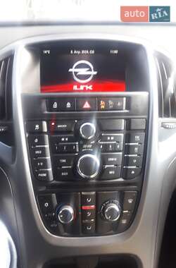 Універсал Opel Astra 2014 в Золочеві
