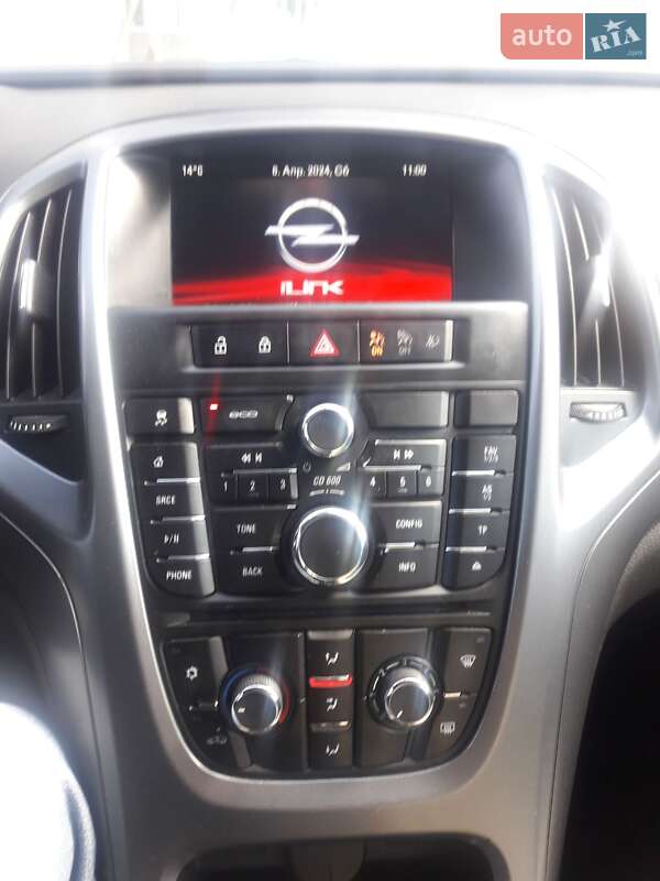 Универсал Opel Astra 2014 в Золочеве