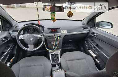 Хэтчбек Opel Astra 2006 в Дрогобыче