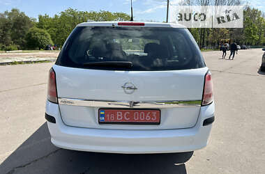 Универсал Opel Astra 2006 в Ровно