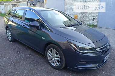 Универсал Opel Astra 2016 в Чернигове