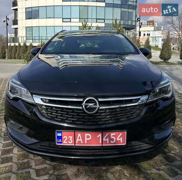 Универсал Opel Astra 2018 в Хмельницком