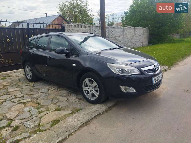 Универсал Opel Astra 2011 в Виннице