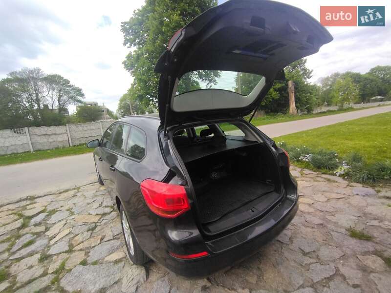 Универсал Opel Astra 2011 в Виннице