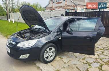 Універсал Opel Astra 2011 в 