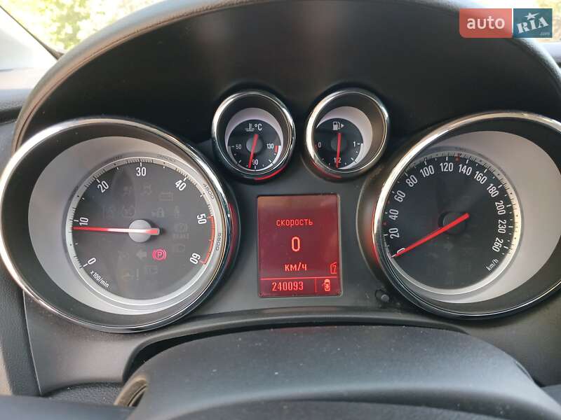 Універсал Opel Astra 2010 в Полтаві
