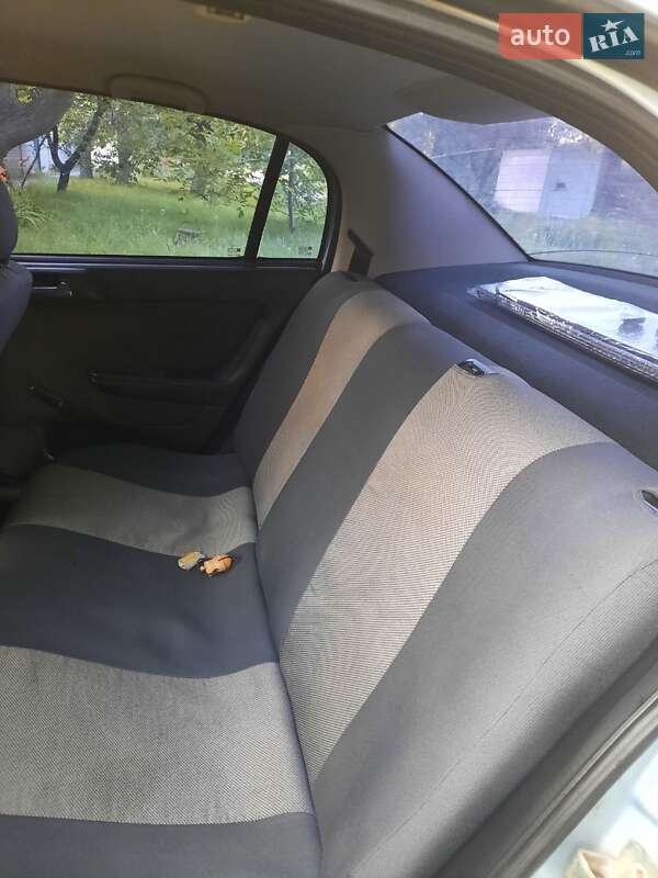 Седан Opel Astra 2004 в Харкові