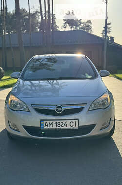 Хэтчбек Opel Astra 2011 в Житомире