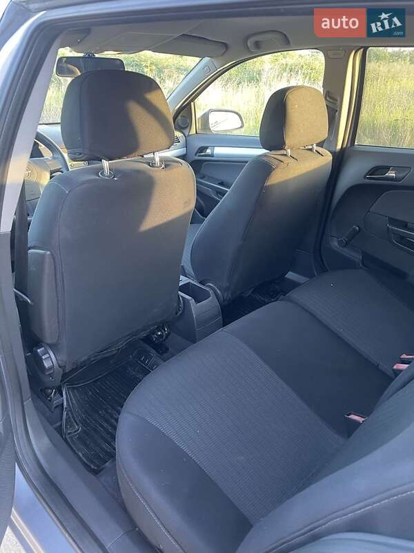 Универсал Opel Astra 2005 в Сваляве