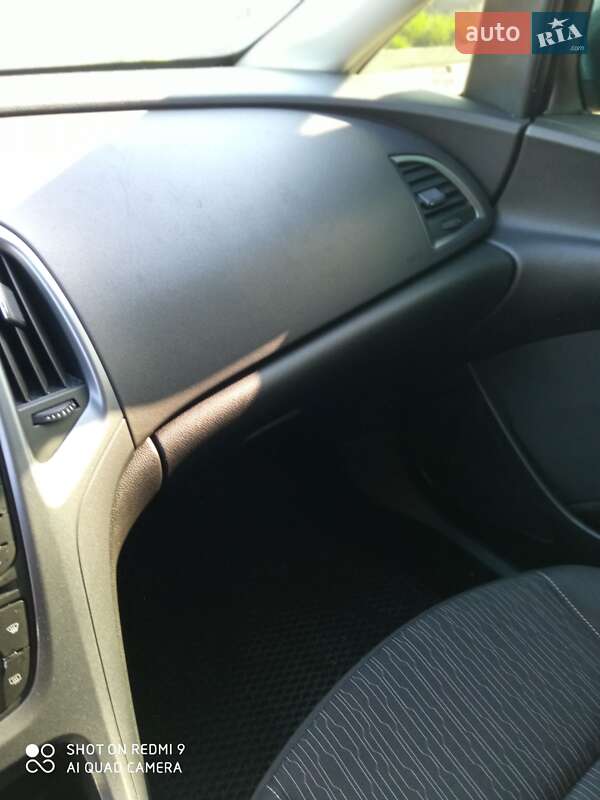 Универсал Opel Astra 2014 в Виннице
