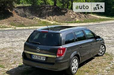 Универсал Opel Astra 2009 в Шишаки
