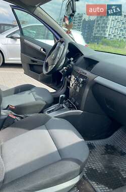 Универсал Opel Astra 2005 в 