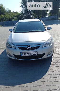 Универсал Opel Astra 2011 в Тернополе