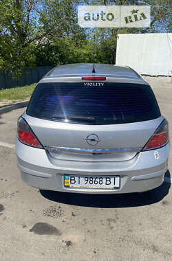 Хэтчбек Opel Astra 2011 в Лубнах