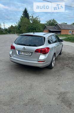 Универсал Opel Astra 2011 в Деражне