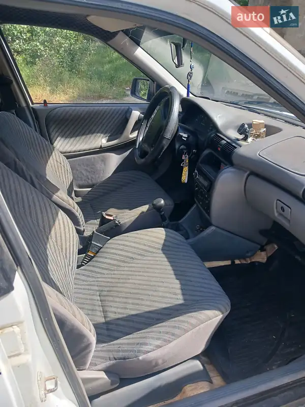Opel Astra 1992 VIN W0L000059N2538940 фото оголошення 9 з 36
