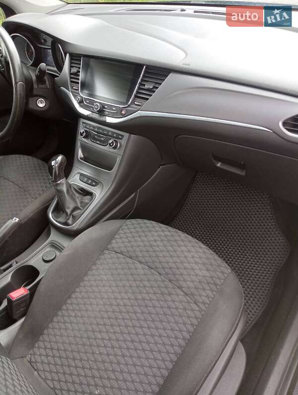 Універсал Opel Astra 2016 в Львові